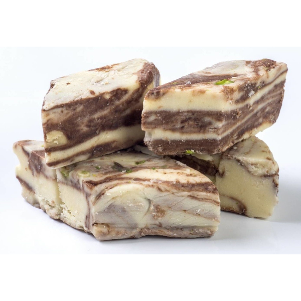 Шоколадно-молочная халва с фисташкой